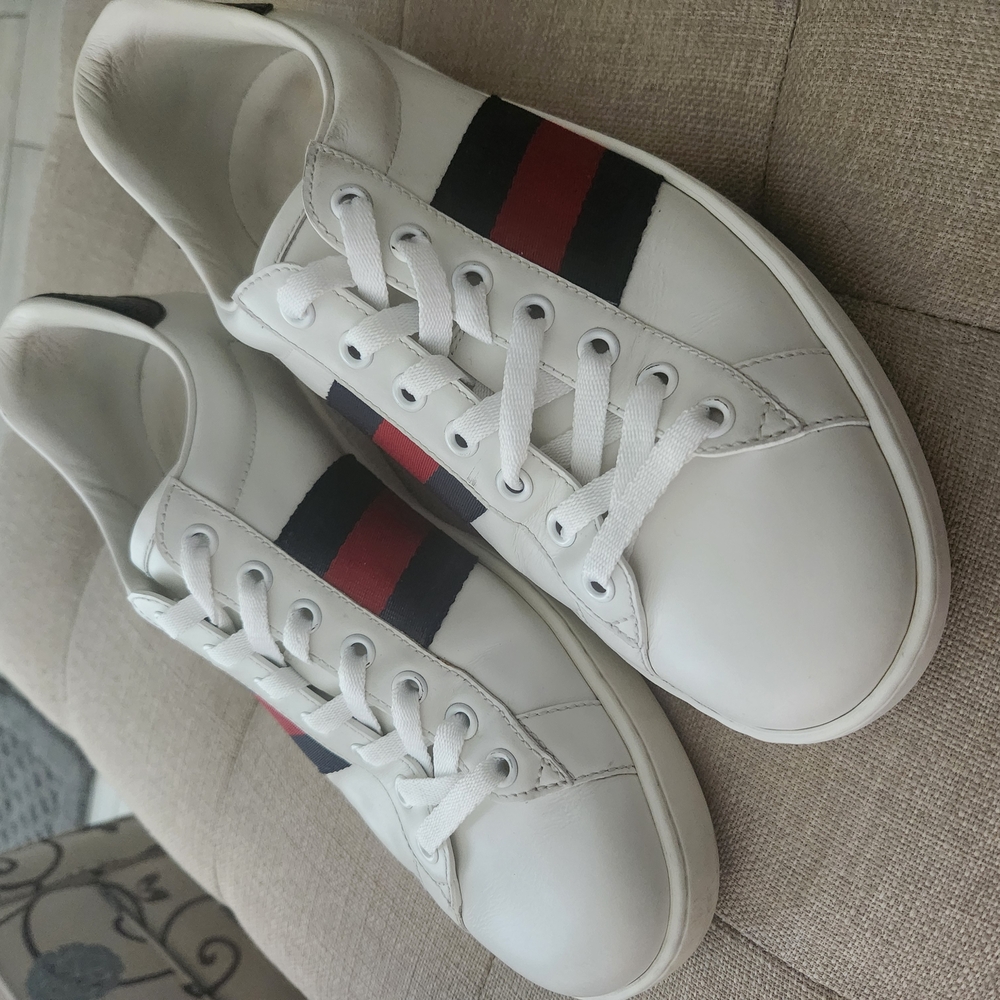 Gucci White Sneakers with Bold Stripes